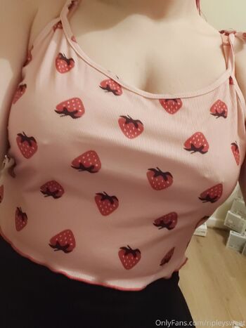 Soft titty g / ripleysweet / ripley_sweet nude photo #4