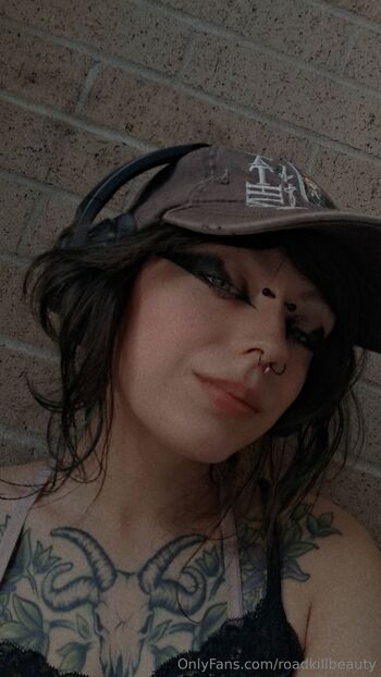 roadkillbeaut / roadkillbeauty nude photo #13