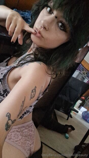roadkillbeaut / roadkillbeauty nude photo #15
