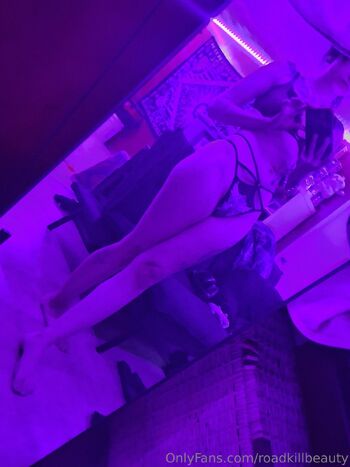 roadkillbeaut / roadkillbeauty nude photo #19