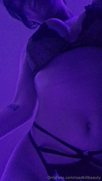 roadkillbeaut / roadkillbeauty nude photo #22