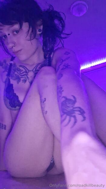 roadkillbeaut / roadkillbeauty nude photo #25