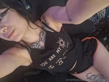 roadkillbeaut / roadkillbeauty nude photo #34