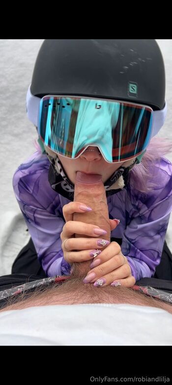 Robi Lilj / robiandlilja nude photo #8