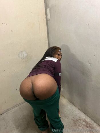 Discrete(KeepItBetweenUs / robynhated nude photo #5