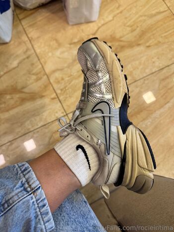 Rocie / rocieintima nude photo #2