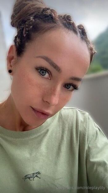 𝓛𝓲𝓵𝔂 𝓕𝓪𝓷𝓽𝓪𝓼𝔂 𝓒𝓸𝓼𝓹𝓵𝓪𝔂𝓮 / roleplaylily nude photo #1