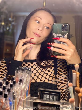Ronya Eastgerman / ronya_eastgermany_ofc nude photo #35