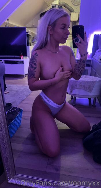 Roomyx / roomyxx / roomyxx1 nude photo #2