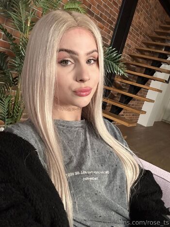 OnlyFans / rose_ts nude photo #6