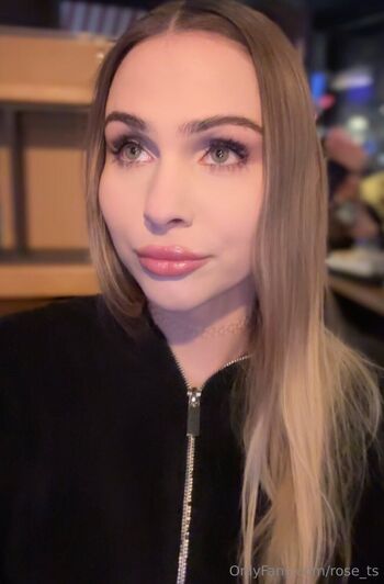 OnlyFans / rose_ts nude photo #13