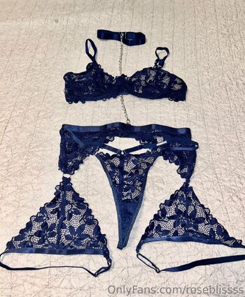 Roseblisss / roseblissss nude photo #21