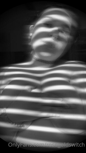 rose / rosegoldswitch nude photo #9