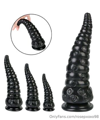 OnlyFans / rosepxoxo98 nude photo #17