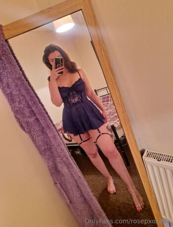OnlyFans / rosepxoxo98 nude photo #33