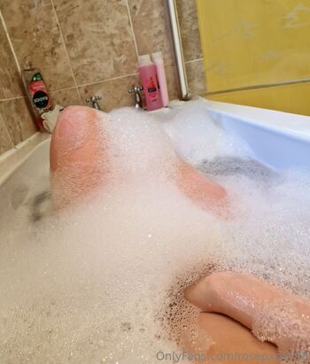 OnlyFans / rosepxoxo98 nude photo #34