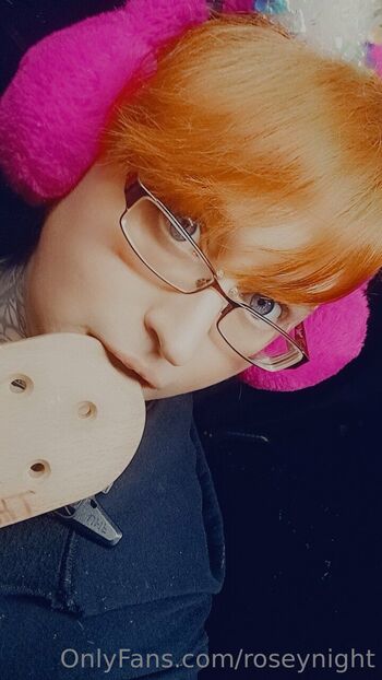 OnlyFans / roseynight nude photo #16