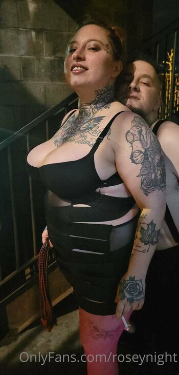 OnlyFans / roseynight nude photo #23