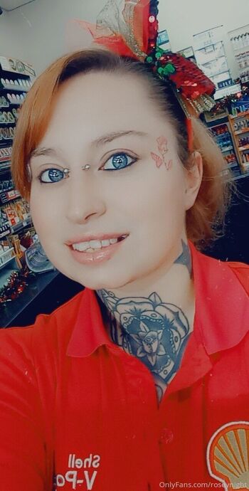 OnlyFans / roseynight nude photo #28