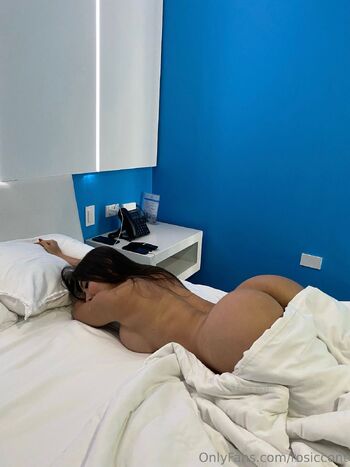 Rosiris Contrera / rosiccont nude photo #33