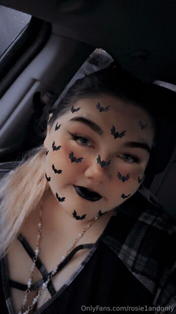 Rosie1AndOnl / rosie1andonly nude photo #1