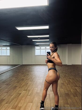 rosiesbu / rosiesbum nude photo #3