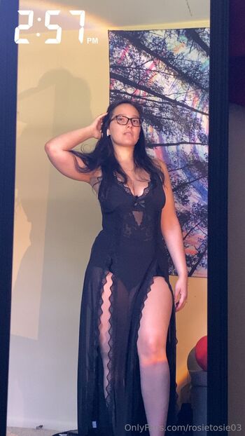 Rosi / rosietosie03 nude photo #6