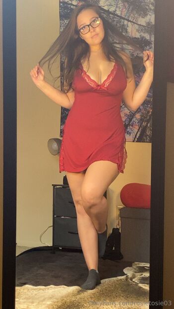 Rosi / rosietosie03 nude photo #8