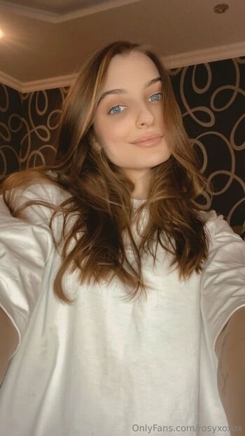 Ros / rosyxoxox nude photo #17