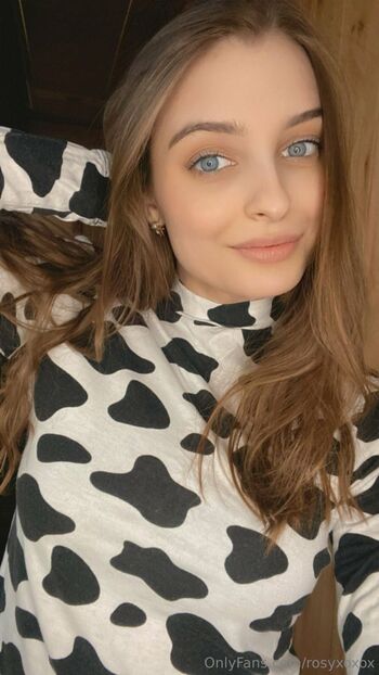 Ros / rosyxoxox nude photo #36