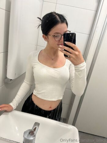 Roxann / rox_black / roxi_black nude photo #21