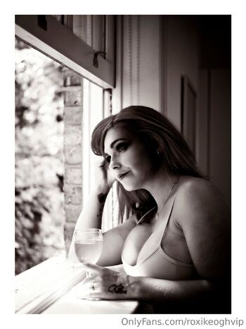 Roxi Keog / roxikeoghvip nude photo #3