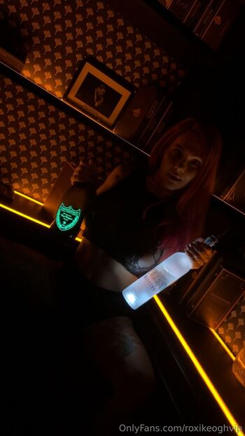 Roxi Keog / roxikeoghvip nude photo #24