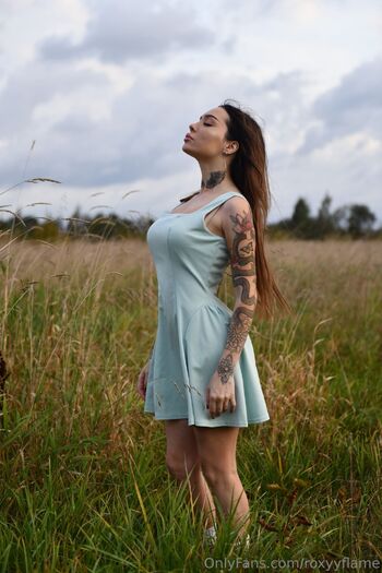 Rox / roxyyflame nude photo #12