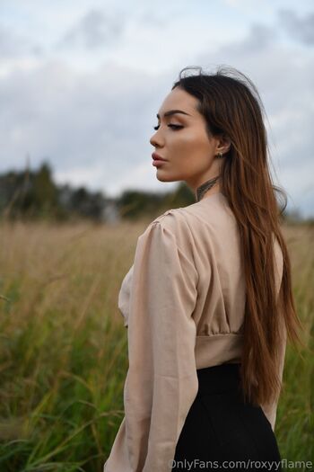 Rox / roxyyflame nude photo #13