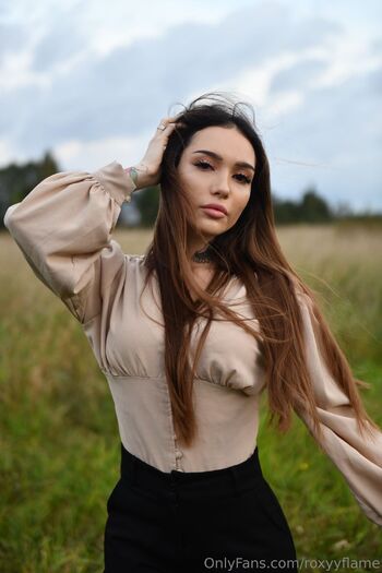 Rox / roxyyflame nude photo #16