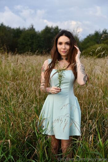 Rox / roxyyflame nude photo #17