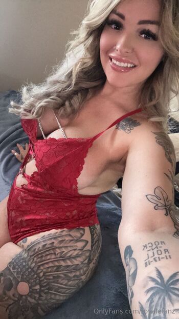 RoyaleFan / royalefanz nude photo #29