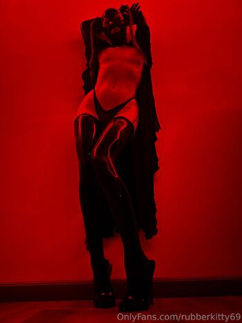 Rubber Kitt / rubberkitty69 nude photo #18
