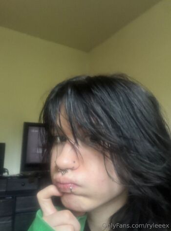 Ryle / ryleeex nude photo #2