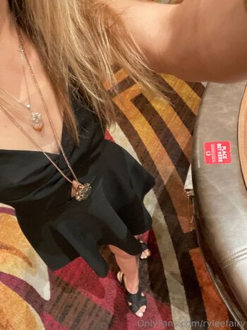 rylee / ryleefairy nude photo #4