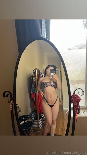 rylee / ryleefairy nude photo #12