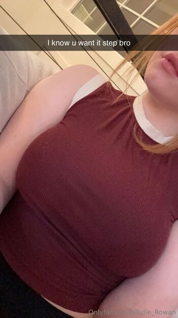 Ryli / rylie_rowan nude photo #17