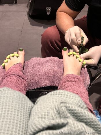 Ryli / rylieeee nude photo #10