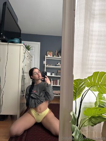 S_cakes / s_cakess / steph_seguinn / s_cakess_ nude photo #5