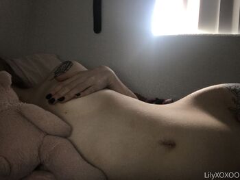 Lily Tho / saadlilthot nude photo #18