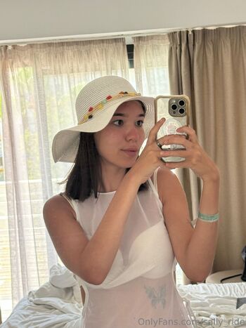 Sally Lex / sally_ride nude photo #18