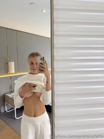 sara / sarahscarlette nude photo #1