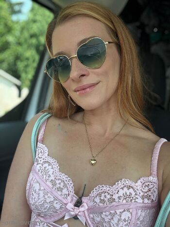 Sara Loverays / saraloverays nude photo #1