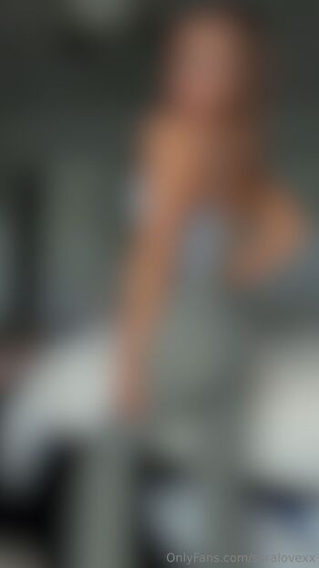 Sara Lov / saralovexx nude photo #12